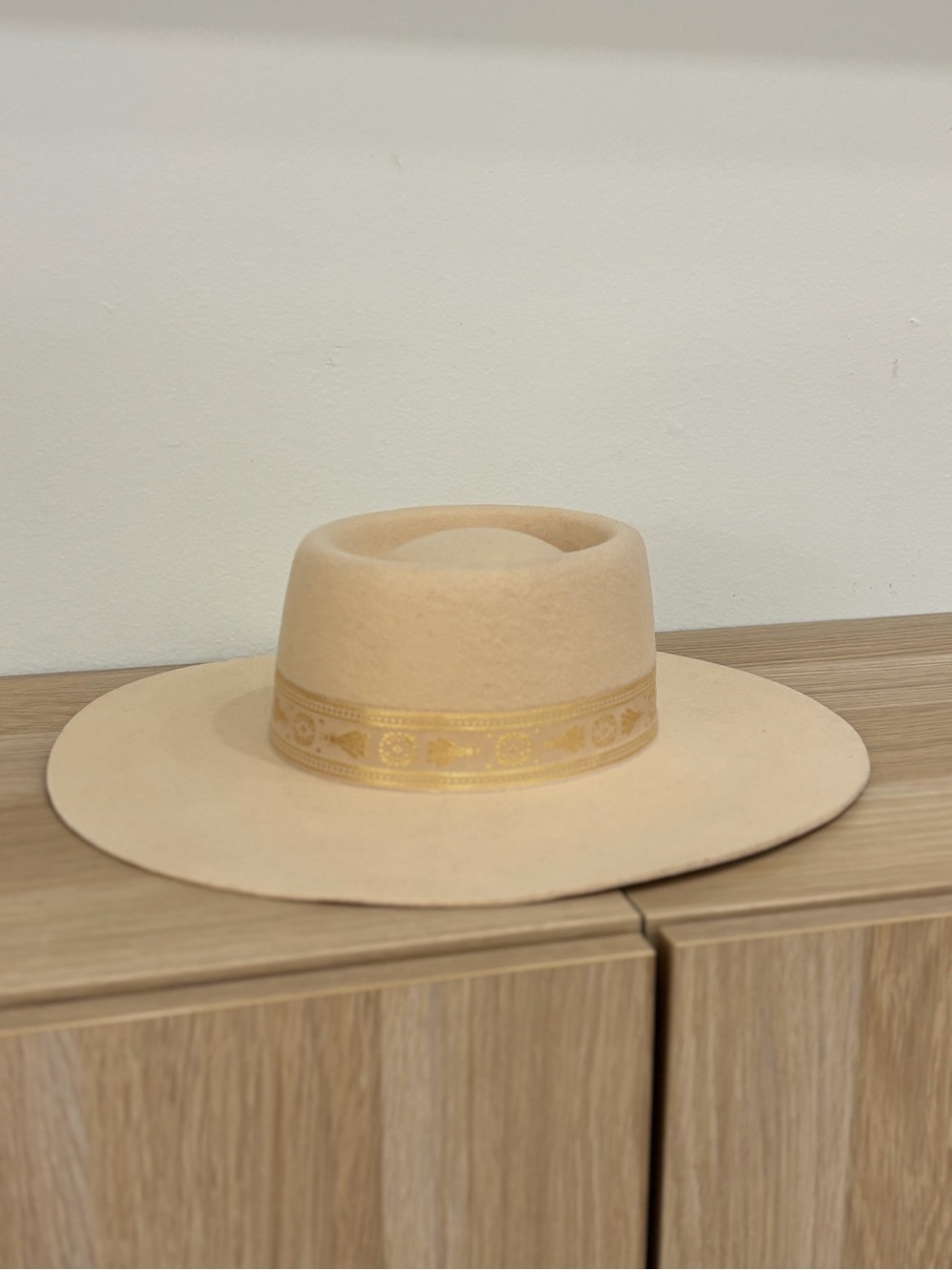 Womens Wide Brim Felt Hat with Decorative Band - Cream